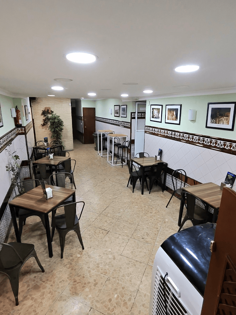 Bar Salón Bahía - bar para ver fútbol en Cádiz