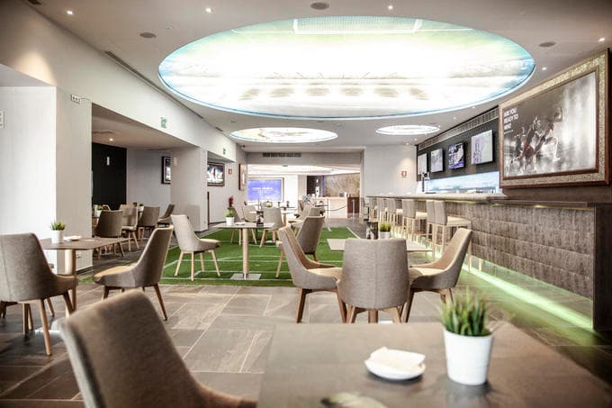 Admiral Arena Sport Bar - bar para ver fútbol en Seville