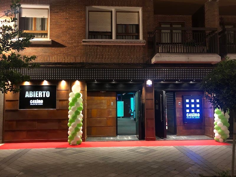 Salón de juego C4SINO VALLADOLID - bar para ver fútbol en Valladolid