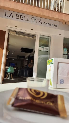 La Bellota - bar para ver fútbol en Almería