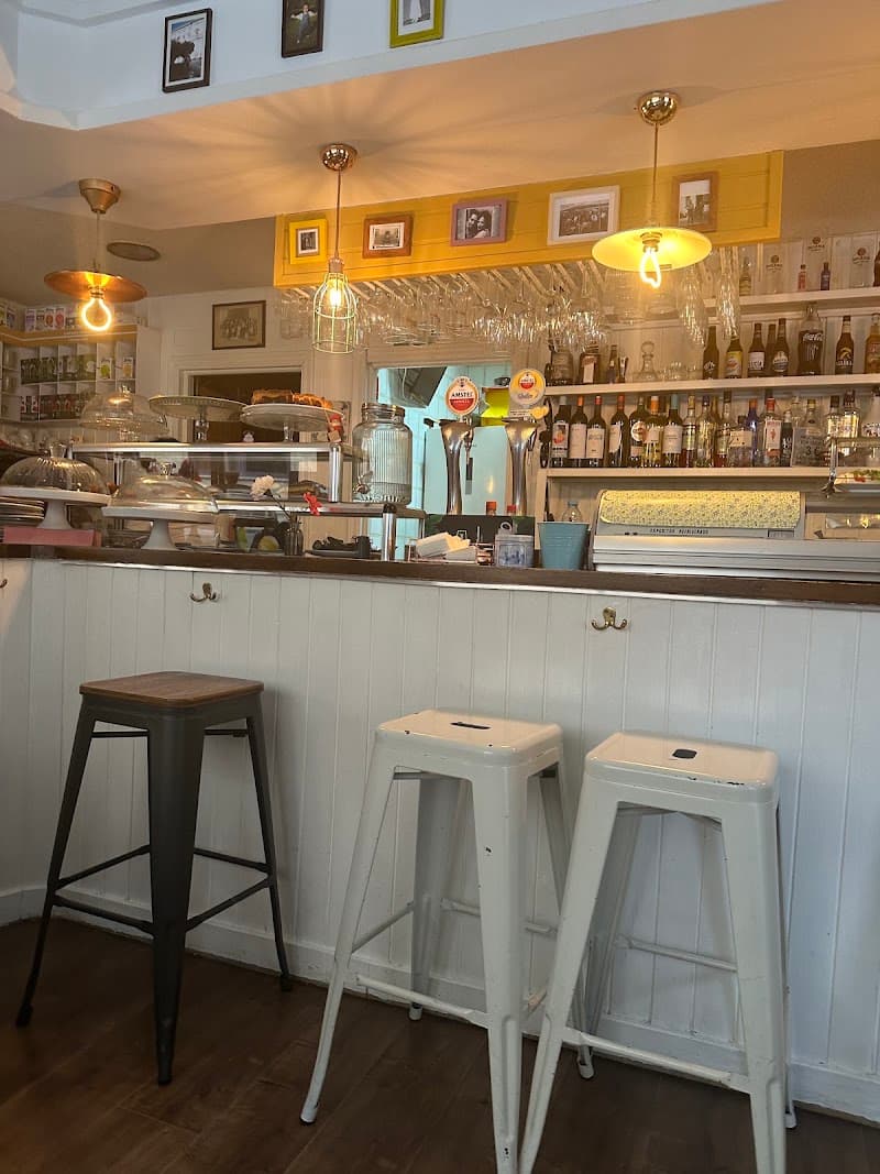 Salamanca Magenta Cafe & Bar - bar para ver fútbol en Salamanca