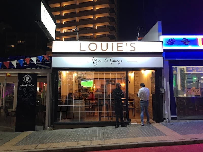 Louie's Bar & Lounge - bar para ver fútbol en Benidorm