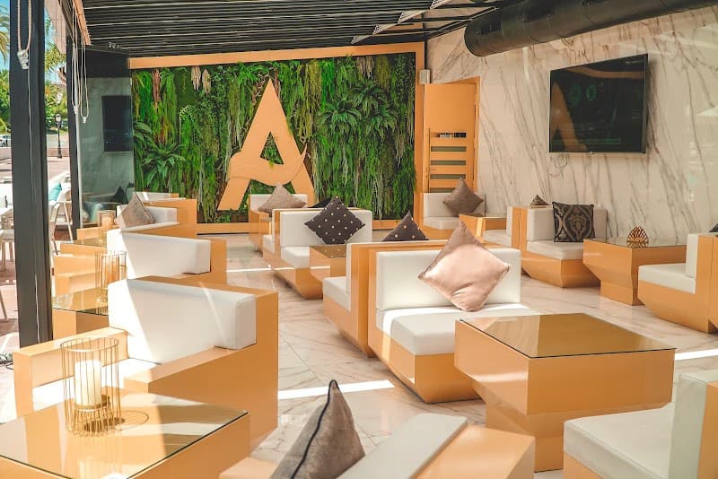 Afendi Lounge - bar para ver fútbol en Marbella