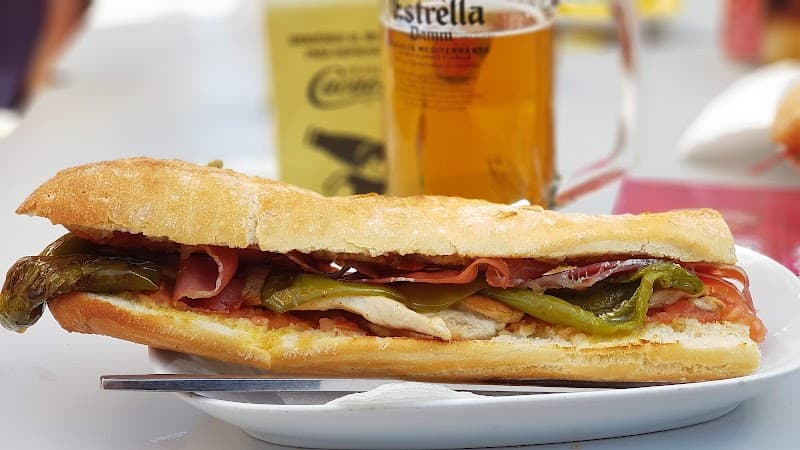 Bocatapa Can Manel - bar para ver fútbol en Badalona