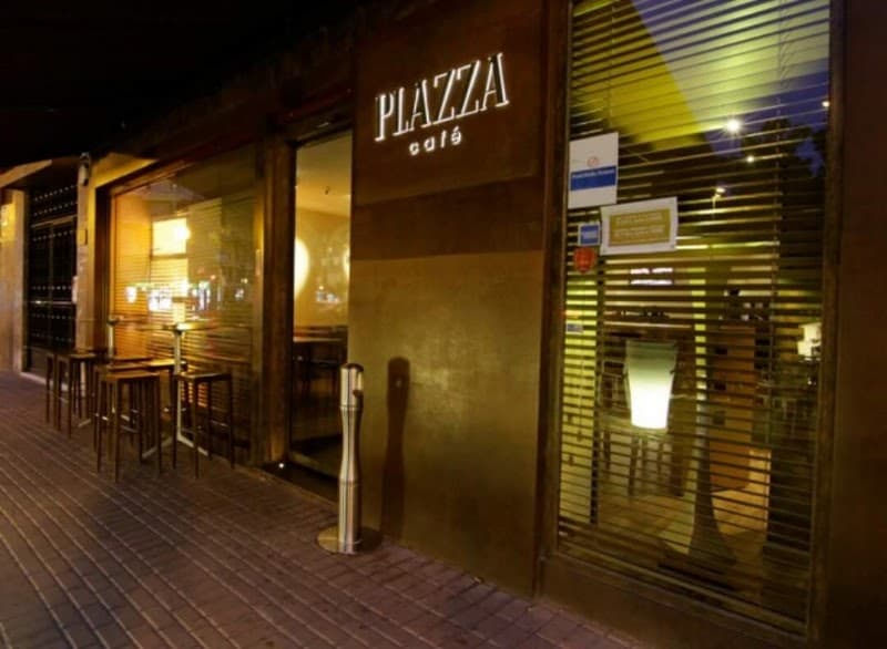 Plazza Café - bar para ver fútbol en Cartagena