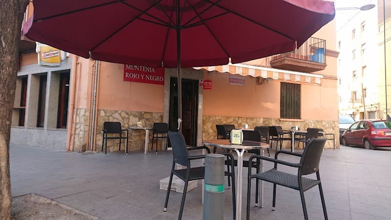 Bar MUNTENIA ROJO Y NEGRO - bar para ver fútbol en Castellón de la Plana