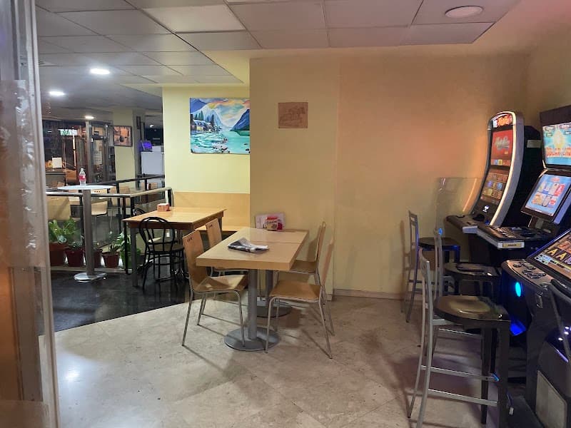 Bar el sueño de la razón - bar para ver fútbol en Zaragoza