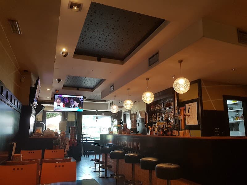 Brooklyn coffe Beer - bar para ver fútbol en Gijón