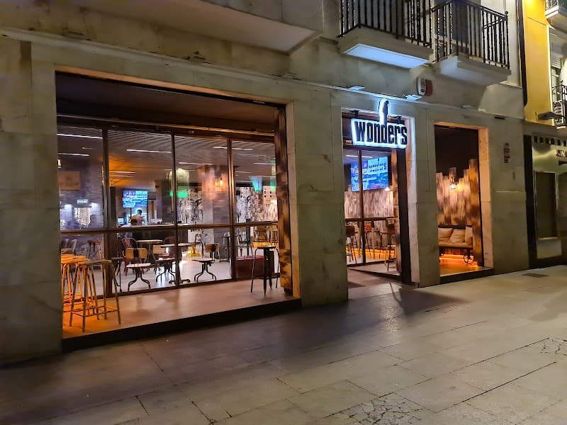 Coctelería Wonders - bar para ver fútbol en Vitoria-Gasteiz