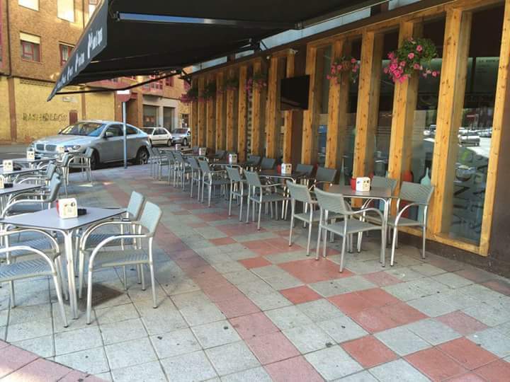 DChateo Cafe & Wine Bar - bar para ver fútbol en León