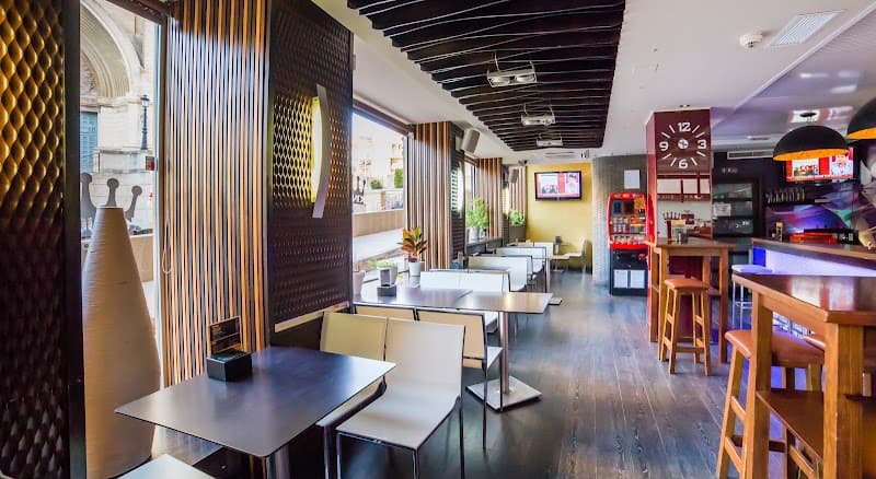 KING'S coffeeBar. - bar para ver fútbol en Albacete