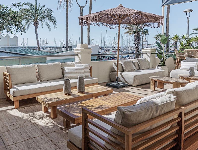 Cafe Soleil - Gastro bar, Lounge & Sports - bar para ver fútbol en Málaga