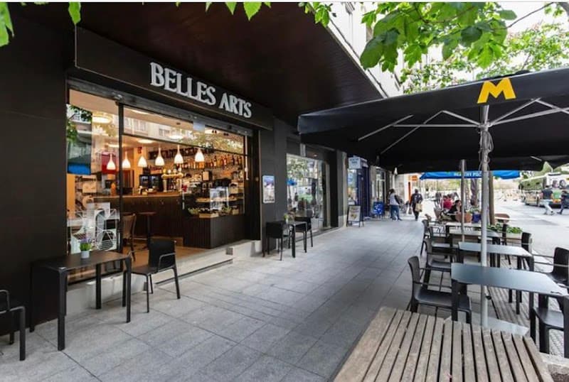 BELLES ARTS - CAFÈ BAR - bar para ver fútbol en Sabadell