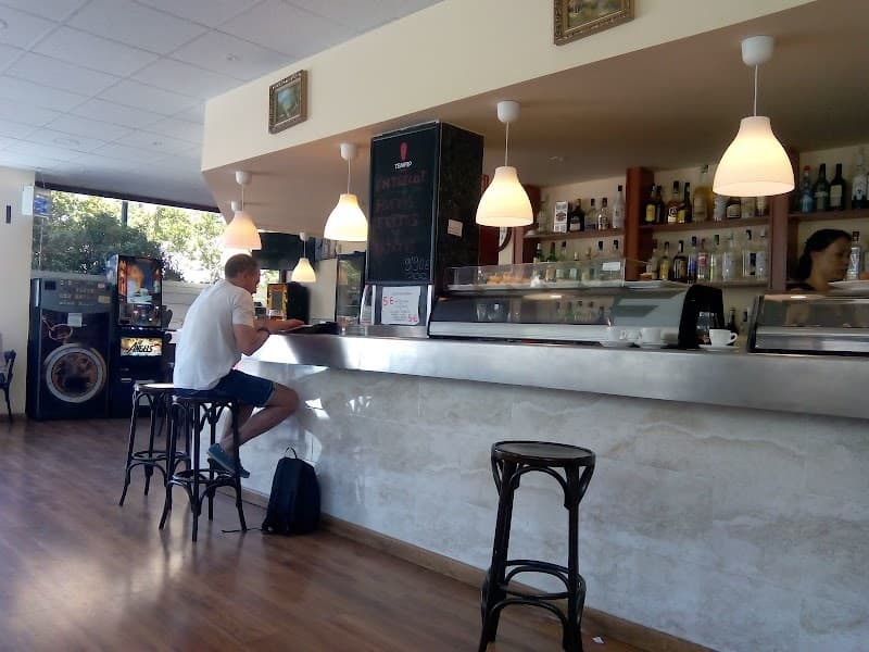 Peña Madridista The Great Captain - bar para ver fútbol en Zaragoza