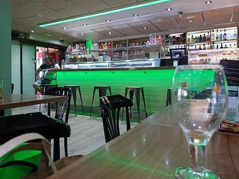 Bar Cuèllar Girona - bar para ver fútbol en Girona