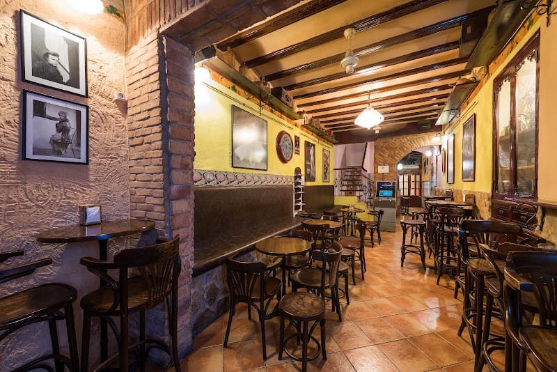 El Café dels Artistes - bar para ver fútbol en Castellón de la Plana
