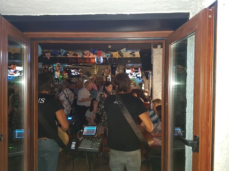 The Pig 'N' Whistle Music Pub - bar para ver fútbol en Benidorm