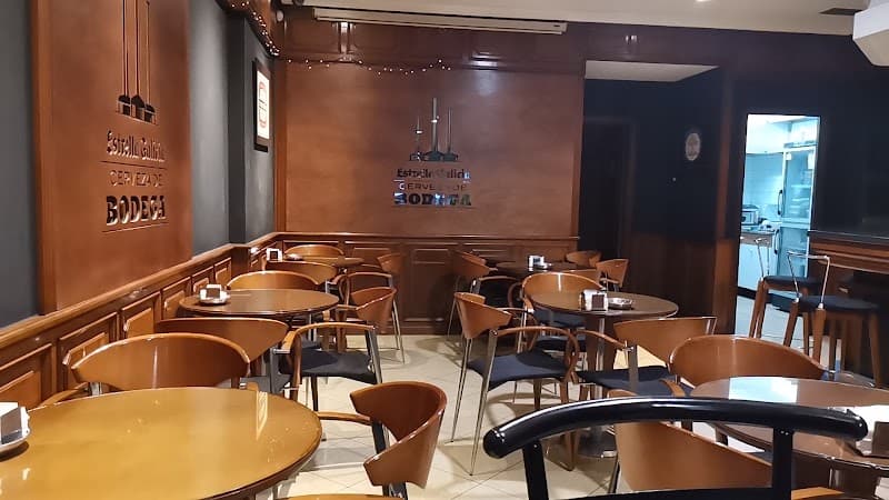 As Chairas, Cafetería-Cervecería - bar para ver fútbol en Vigo