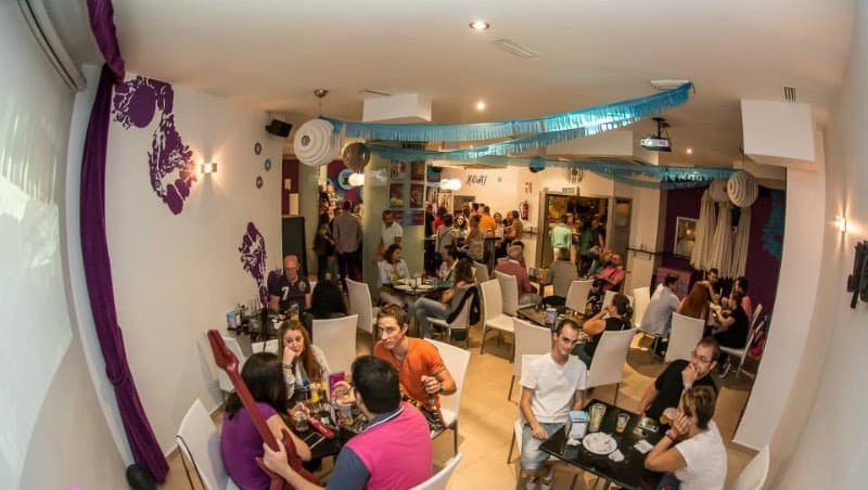 Bar Cafeteria Moai - bar para ver fútbol en Cartagena